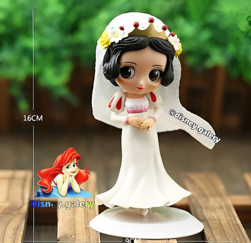 فیگور دیزنی مدل سفید برفی عروس برندqposket جنس سیلیکون فشرده قابل شست و شو فاقد حساسیت خشک و شکننده نیست ارتفاع ۱۶ سانت