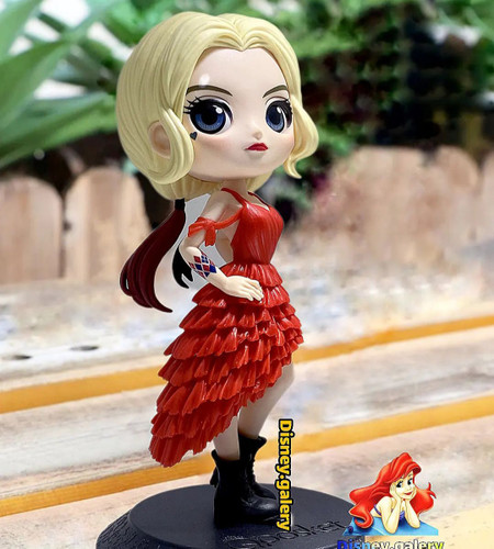 خرید فیگور کیوپاسکتqposket مدل هارلی کویین با لباس مجلسی قرمز قد ۱۵ سانت رایی پایه جنس پیویسی و سیلیکون قابل شستشو و فاقد حساسیت خشک و شکننده نیست