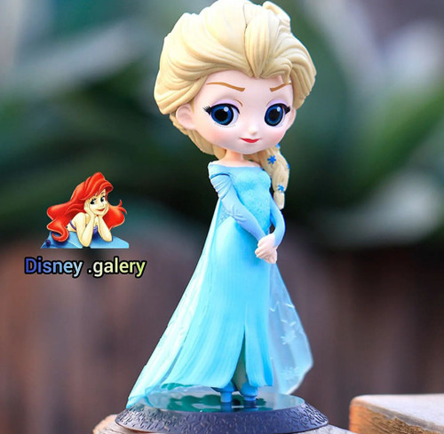 فیگور دیزنی مدل السا لباس آبی برند کیوپاسکتqposket جنس سیلیکونی وpcc قابل شست و شو و فاقد حساسیت خشک و شکننده نیست دارای پایه قد ۱۵ سانتی متر