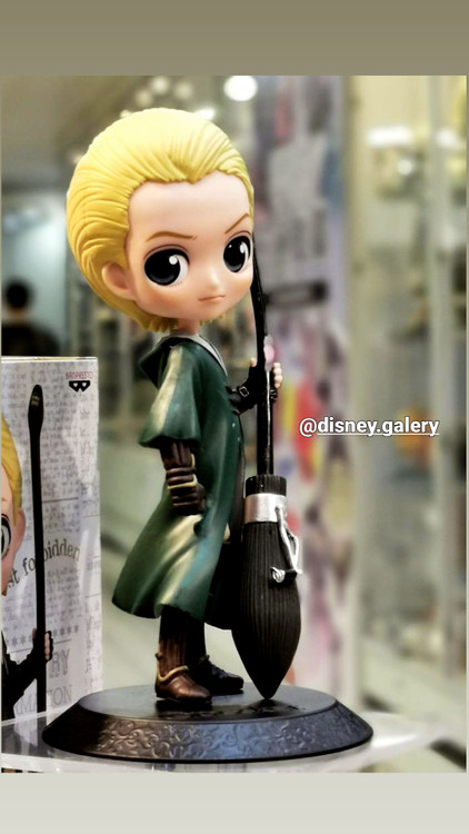 فیگور هری پاتر مدل مالفوی برند کیوپاسکت جنس پیویسی دارای پایه ارتفاع ۱۵ سانت خشک و شکننده نیست قابل شستشو فاقد حساسیت