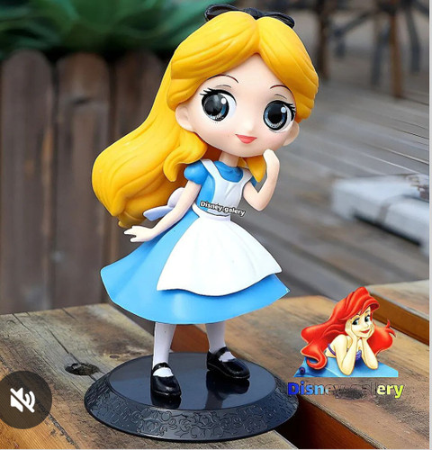 اکشن فیگور دیزنی مدل آلیس در سرزمین عجایب برند کیو پاسکتqposket جنس پیویسی خشک و شکننده نیست قابل شستشو و فاقد حساسیت ارتفاع ۱۵ سانتیمتر