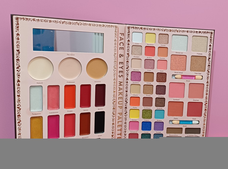 خرید پک لوازم آرایشی عروسکی مدل راپونزل پکیجی کامل از رژ لب کانسیلر سایه رژگونه