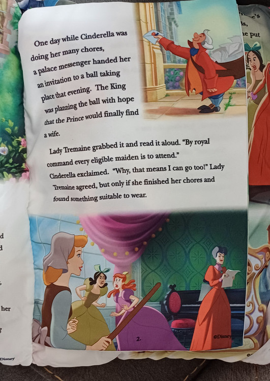 خرید آنلاین کتاب داستان بالشتی مدل سیندرلا ساخت کشور چین نس پارچهای قابل شست و شو زبان اصلی بسیار با کیفیت