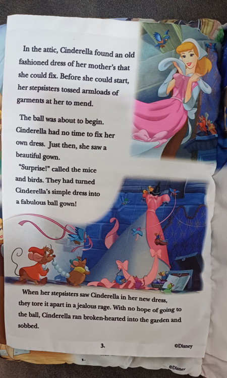 خرید بالشت فانتزی کودک طرح کتاب داستان سیندرلا زبان اصلی نس پارچهای مناسب برای تقویت و یادگیری زبان انگلیسی