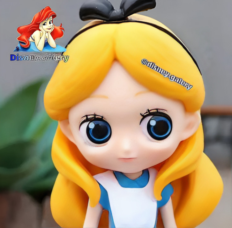 خرید فیگور آلیس در سرزمین عجایب برند,qposket جنس پیویسی و سیلیکون قابل شست و شو و فاقد حساسیت ارتفاع ۱۶ سانت ساخت کشور چین