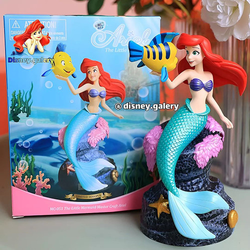 فیگور اورجینال دیزنی مدل پری دریایی نشسته و صخره برند کیوپاسکت ۲۰ سانتی اورجینال جعبهدار قابل شست و شو