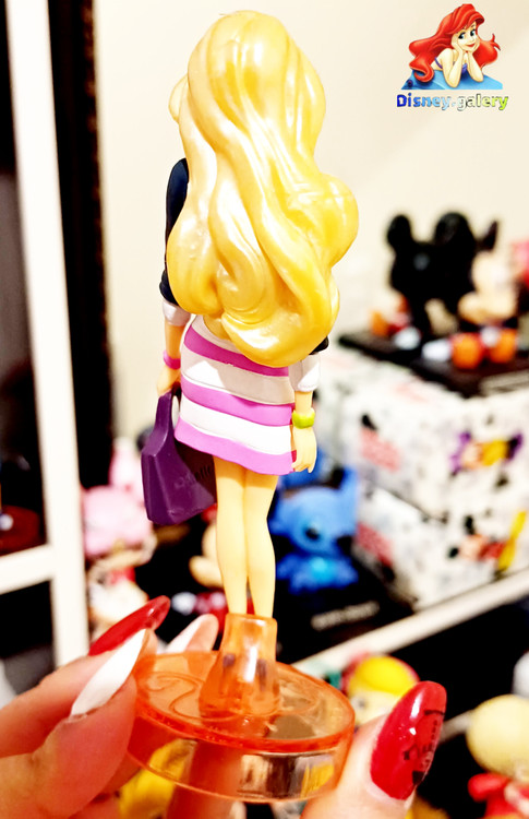 اکشن فیگور باربی پایهدار سیلیکونی وارداتی سایز متوسط طرح باربی ایهدار