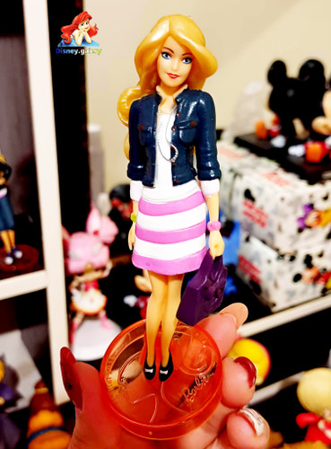 فیگور کلکسیونی باربی سایز متوسط سیلیکونی پایهدار طرح barbie