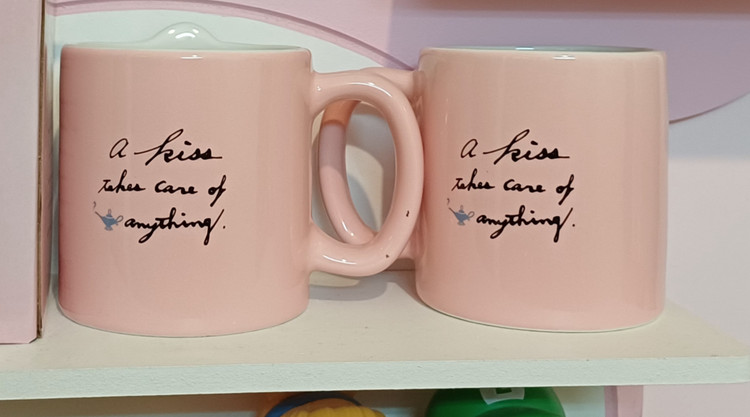 لیوان سرامیکی دیزنی مدل علاءالدین و جاسمینJasmine and Aladdin mug طرح برجسته ابعاد ۱۴ در ۱۳ سانت