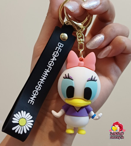 خرید جاکلیدی سیلیکونی دیزنی قیمت مناسب مدل دیزی داک کیفیت عالی جنس سیلیکون پاک کنی قابل شستشو فاقد حساسیت جاکلیدی و آویز کیف عروسکی