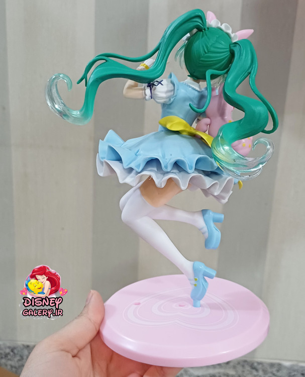 فیگورهای انیمهای مدل انیمه هاتسون میکاوhatsune mikuقد۲۱سانت جنس سیلیکون فشرده درجه یک و با کیفیت قابل شستشو و فاقد حساسیت مناسب برای تکمیل کلکسیون و انواع دکوری تزیین کیک تولد بهترین هدیه برای انیمه بازها